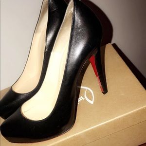 🌷 Christian Louboutin Heels🌷